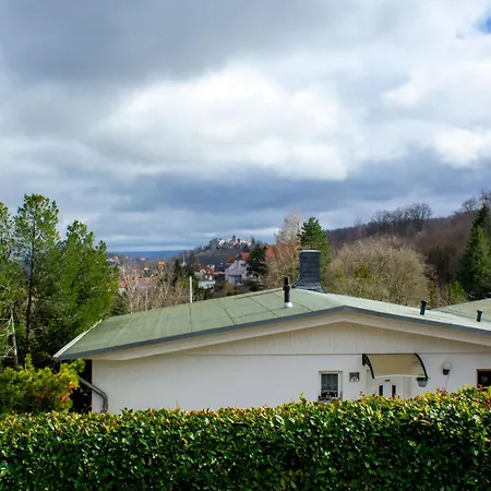 Comfort Near Castle Views *