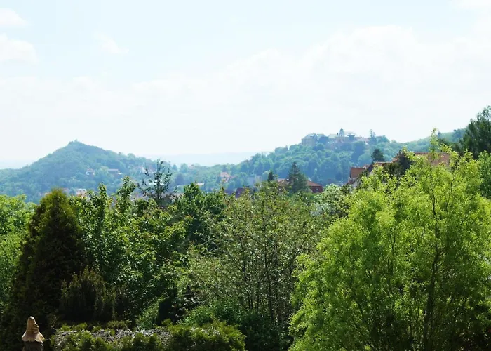 Comfort Near Castle Views 別荘