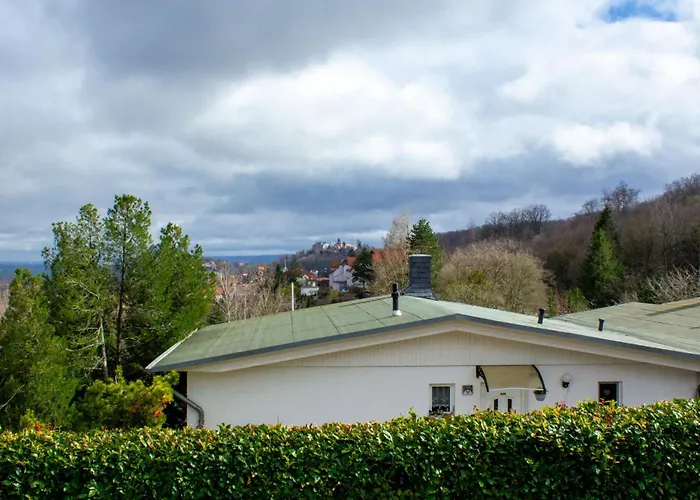 Comfort Near Castle Views *