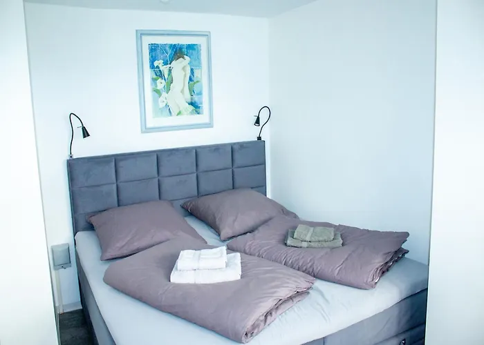 Comfort Near Castle Views